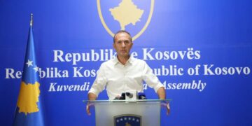 Arben Mustafa shpjegon nismën e PDK-së për Specialen: Shkalla e tretë e gjykimit të kalojë në Kosovë