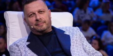 Nga Eli Fara tek Monika Lubonja, 17 gra raportohet të jenë filmuar nga kompozitori Adrian Hila – dalin disa pamje