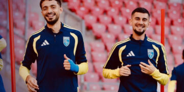 Të buzëqeshur dhe të bashkuar, Kosova mban stërvitjen e fundit para ndeshjes ndaj Izraelit
