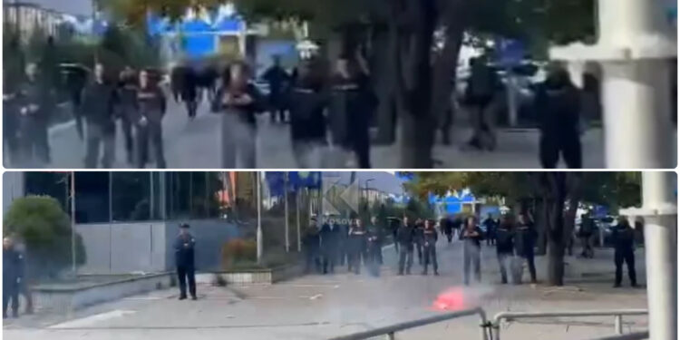 Pamje/Tifogrupet protestojnë për çlirimtarët, hedhin mjete piroteknike në drejtim të Qeverisë