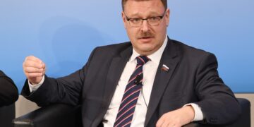 Kush është Konstantin Kosachev, rusi që në vitin 2008 inicioi procesin që çoi te raporti i Dick Martyt