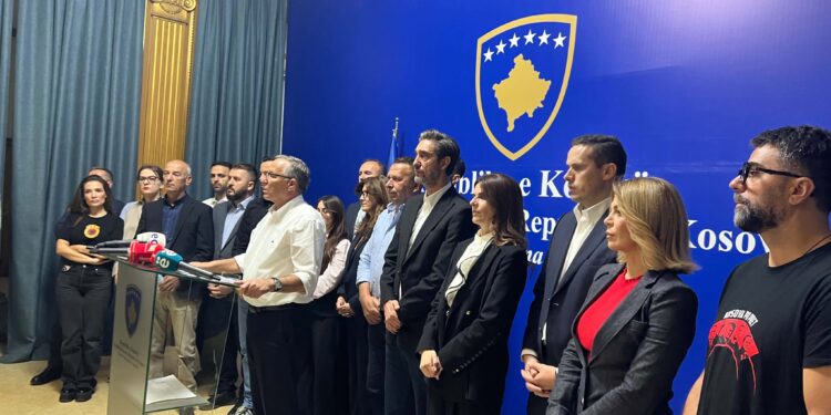PDK dorëzon në Kuvend projektligjin për ndryshimin dhe plotësimin e Ligjit për Dhomat e Specializuara