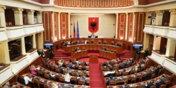 Parlamenti i Shqipërisë miraton pjesëmarrjen e Forcave të Armatosura në Gaza