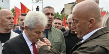 Kurti u kërkoi “të kërkojnë falje për Specialen,” përgjigjet Ahmeti: Ajo u bë për t’ia heq gurin nga qafa UÇK-së