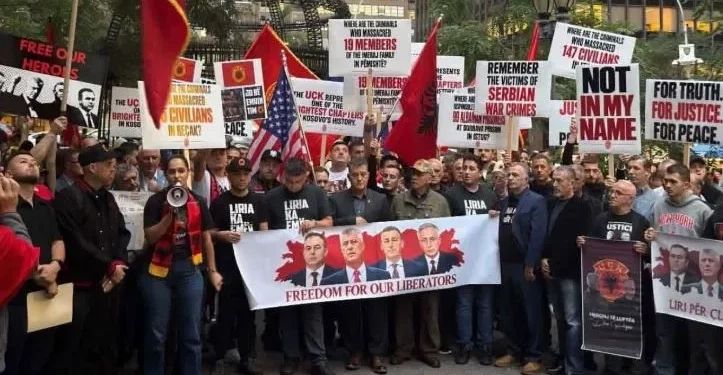 Shqiptarët e Amerikës protestojnë para selisë së OKB-së në New York kundër vendimit të Speciales