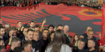 Vajza e Sahit Jasharit: Historia e Kosovës nuk fillon e as nuk mbaron në Hagë