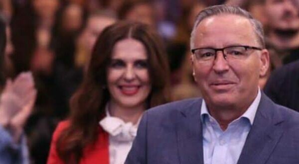 Hamza thotë se PDK do ta propozojë Vlora Çitakun për nënkryetare të Kuvendit