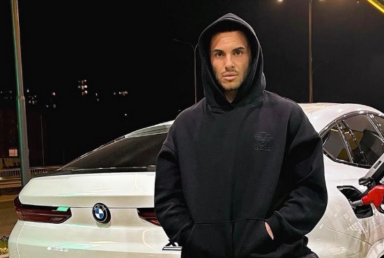 I ‘mbledhi’ burrat’, kështu e kaloi natën Edi Kuçi (pamje)
