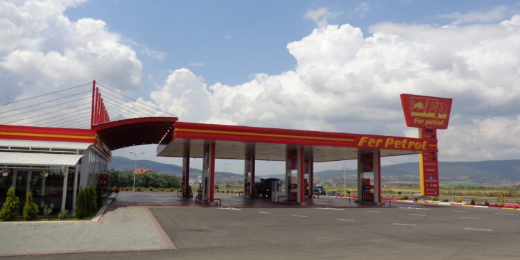 Sulmi me th*kë te “Fer Petrol” në Skenderaj përfundon me paraburgim – dy të dyshuarit vetëdorëzohen