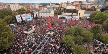 Platforma “Liria Ka Emër” që organizuan marshin i falendërojnë qytetarët: Ishin rreth 100 mijë