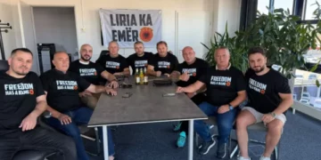 Mërgata niset drejt Hagës për vendimin e madh ndaj çlirimtarëve