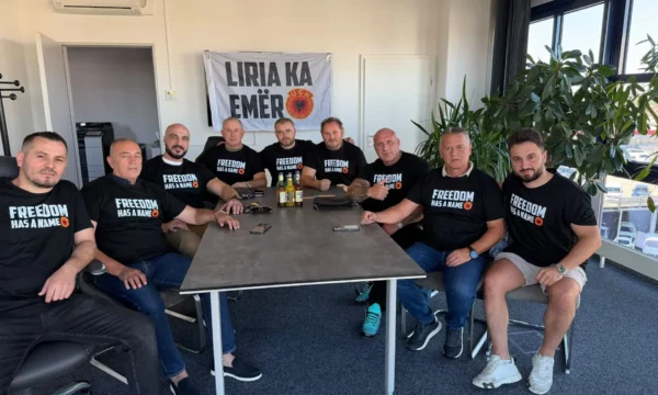 Mërgata niset drejt Hagës për vendimin e madh ndaj çlirimtarëve