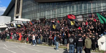 Tifogrupet bashkohen në Prishtinë në mbështetje të ish-krerëve të UÇK-së