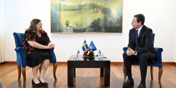 Kurti priti në takim mirëseardhës ambasadoren e re të Suedisë, diskutojnë për thellimin e bashkëpunimit