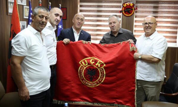 Haradinaj viziton OVL-UÇK-në: Liri për Çlirimtarët, i presim në Kosovë