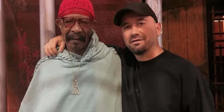 Faton Shoshi pozon krah babait të Drake, Dennis Graham