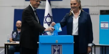 Presidenti izraelit u bën thirrje partive të kenë “mendje të hapur” për t’i shmangur zgjedhjet e tjera