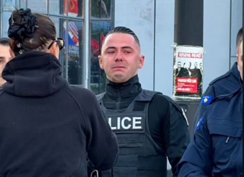 Protesta për katëshen e UÇK-së, përlotet polici i Policisë së Kosovës