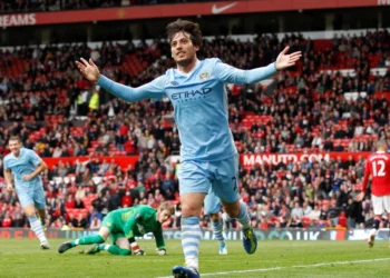 E pabesueshme, David Silva i kthehet futbollit në moshën 40 vjeçare