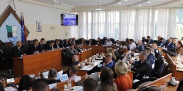 Pushteti pakicë në Kuvend Komunal, por 3 asamblistë të PDK-së po e sabotojnë krijimin e shumicës opozitare