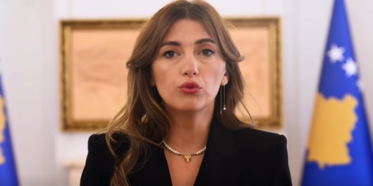 Haxhiu u bën thirrje protestuesve për qetësi: UÇK-në dhe as çlirimtarët nuk i mbrojmë me dhunë