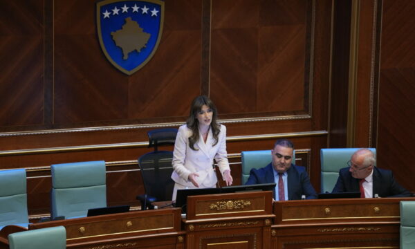 Albulena Haxhiu zbulon edhe një anëtar të grupit punues për Specialen