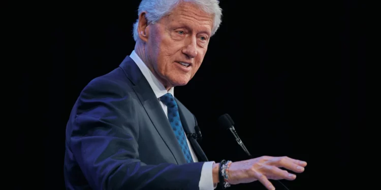 ‘‘Fqinji dhe miku ynë i nderuar’’, Clintonët shprehin ngushëllime për Osman Osmanin, ndër themeluesit e lobit shqiptar në SHBA