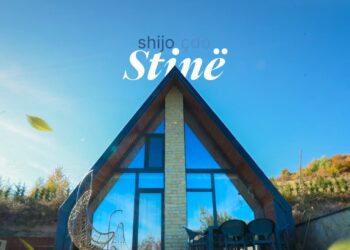 Shijo çdo stinë duke u bërë me vilë në lagjen luksoze “Lama Hill” në Shalë të Bajgorës