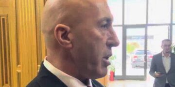 Haradinaj “shpotit” edhe PDK’në për kthimin e mundshëm të Ligjit për Specialen: Lojë e ndytë