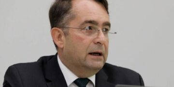 Peci: Kosova duhet të ulet e të bisedojë me shtetet që sponsorizuan Gjykatën Speciale