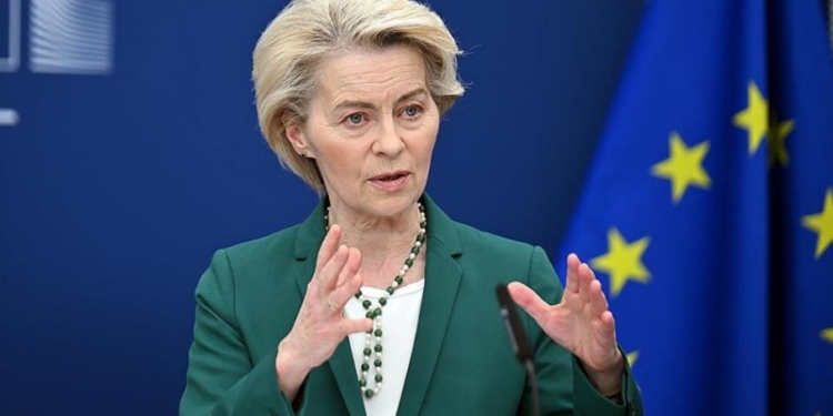 Von der Leyen do të pritet me protestë, njoftohet aktivitet në aeroport