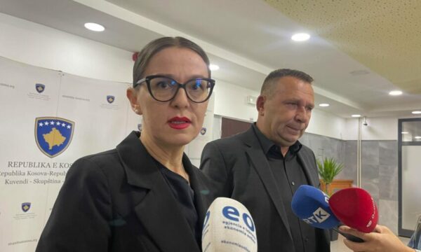 PDK largohet nga Komisioni për Mbikëqyrjen e AKI-së, kërkon procedimin e Ligjit për Dhomat e Specializuara
