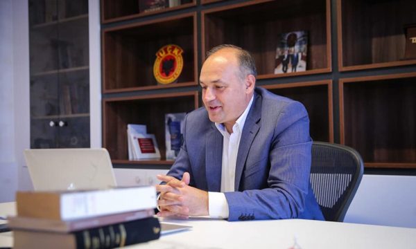 Hoxhaj bën thirrje për mobilizim: Të gjithë në marsh sot për ata që na dhanë lirinë!