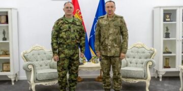 Në prag të përfundimit të mandatit, Ulutash takon shefin e ushtrisë serbe në Beograd, KFOR jep detaje
