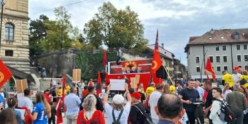 ‘‘Jo në emrin tim’’, foto nga protestat në Gjermani, Zvicër e Suedi kundër dënimit të ish-krerëve të UÇK’së