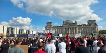 Shqiptarët protestojnë edhe në Berlin kundër dënimit të ish-krerëve të UÇK-së