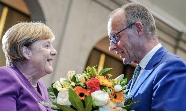 Sondazhi në Gjermani: 48% besojnë se Merkel do t’i përballonte më mirë sfidat se Merz