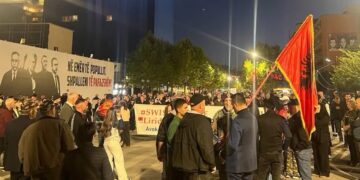 Dita e 19-të, vazhdon protesta për ish-krerët e UÇK-së në Hagë