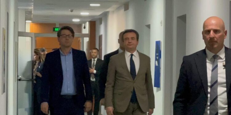 Kurti dhe Hamza takohen në Kuvend