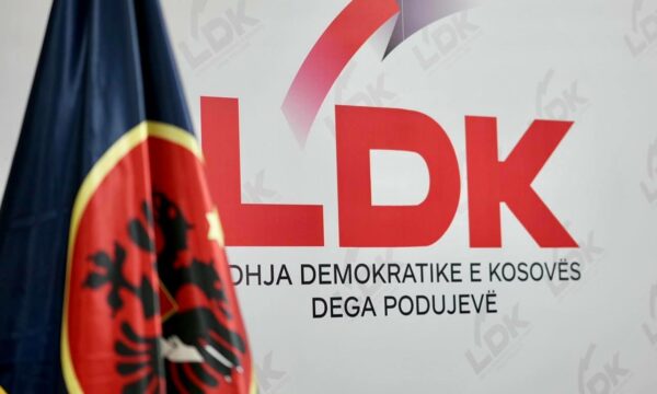 Reagon LDK-ja: Ne jemi partia e veprimtarëve të vrarë, familjet e të cilëve ende kërkojnë drejtësi