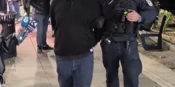 Policia arreston nipin e Hashim Thaçit në sheshin e Prishtinës