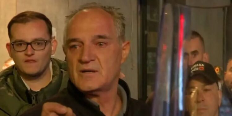 Hasani i reagon ashpër policisë: Kemi dalë mi mbrojt vlerat tona, turp duhet me iu ardh
