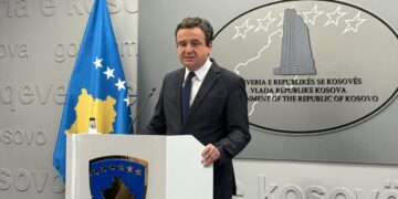 Kurti i drejtohet gazetarëve: Mos i thirrni Konjufcën e Rushitin, por thirreni Bedri Hamzën