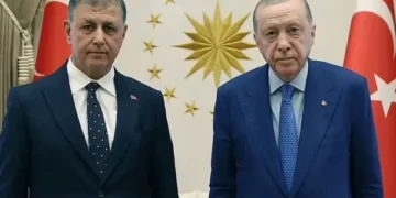 Kryebashkiaku i Izmirit i bashkohet partisë së Erdoganit, tronditet opozita turke