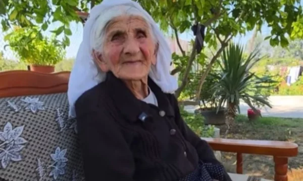 U bë e njohur si gruaja më e vjetër në botë, Qeveria i jep pension të posaçëm 117-vjeçares shqiptare