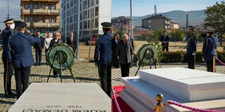 Presidentja Shiroka-Pula bën homazhe në Prekaz, te varri i presidentit historik Ibrahim Rugova dhe i veprimtarit Adem Demaçi
