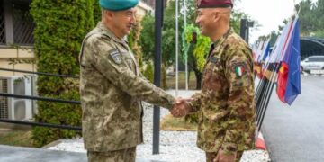 Gjenerali italian Roberto Vergori vjen në Prishtinë, më 14 tetor e merr detyrën e Komandantit të KFOR