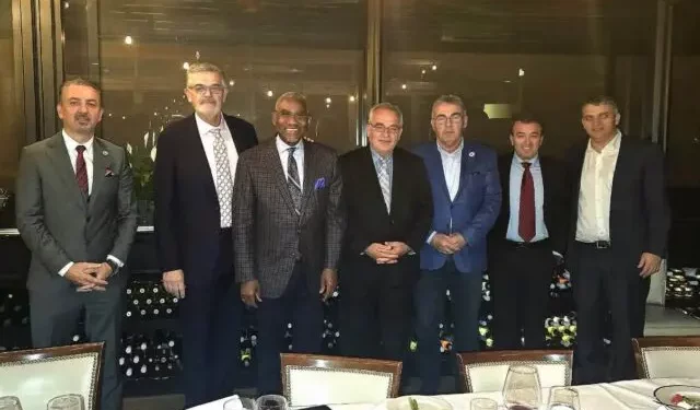 Shqiptarët takohen me kongresistin Meeks: Kosova dhe Haga në fokus të diskutimeve