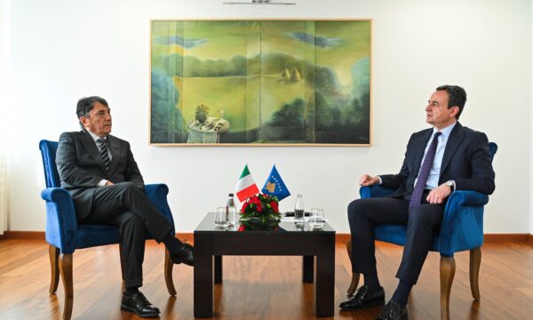 Kurti e pret në Qeveri ambasadorin italian, aktgjykimi ndaj katërshes së UÇK’së temë diskutimi