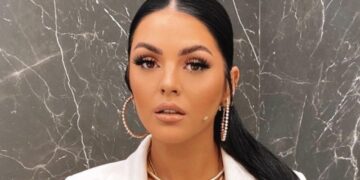 “O nalnu, pashë Zotin e madh”, Fifi del me një thirrje